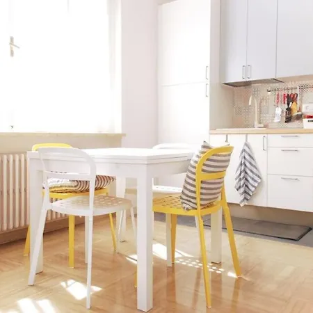 Apartamento Affascinante Bilocale Con Piscina