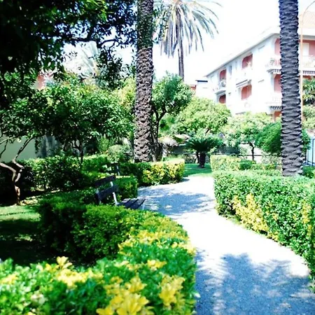 Affascinante Bilocale Con Piscina *