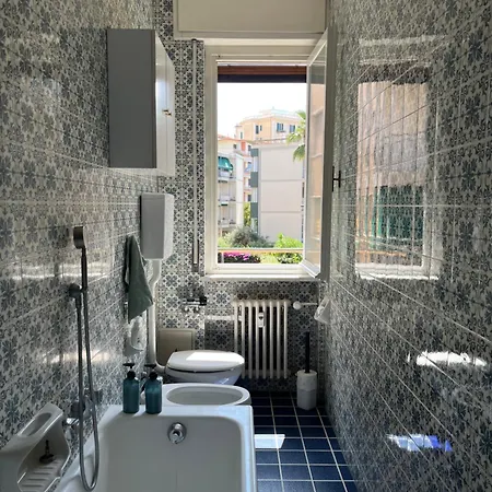 Affascinante Bilocale Con Piscina * Bordighera