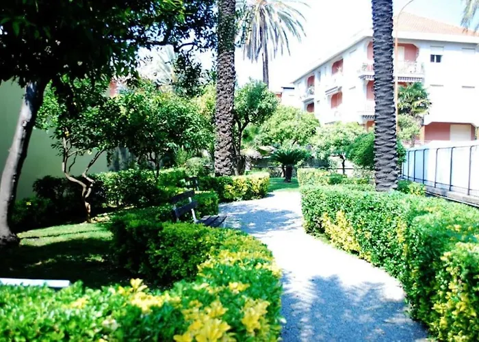 Affascinante Bilocale Con Piscina *